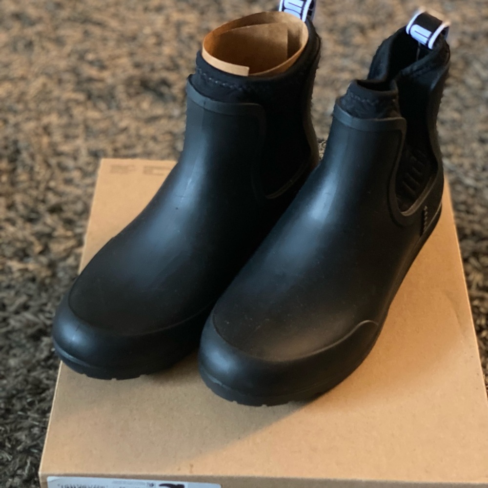 Ugg Chevonne Rain Boots